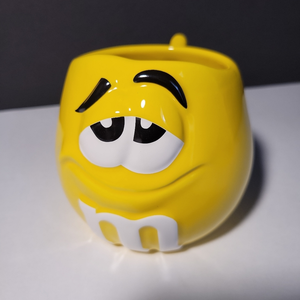 M M Collectable Coffee Mug Yellow 1997 Mars Candy M&M Mug